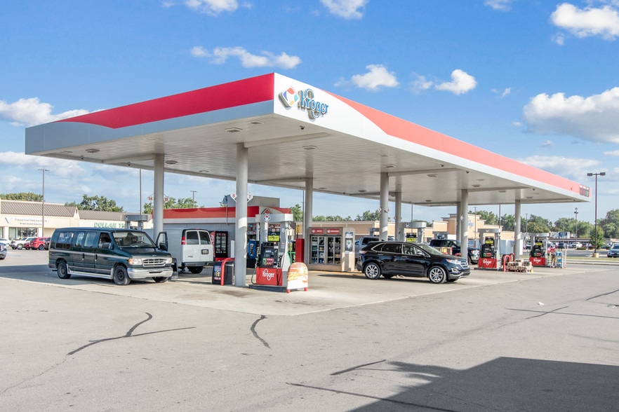 More Photos Of 850-1020 S Monroe St, Monroe Supermarket For Lease