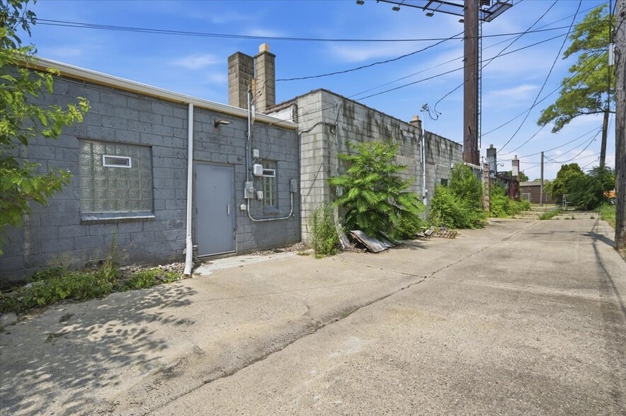 More Photos Of 18060 James Couzens Fwy, Detroit Loft Creative Space For Sale