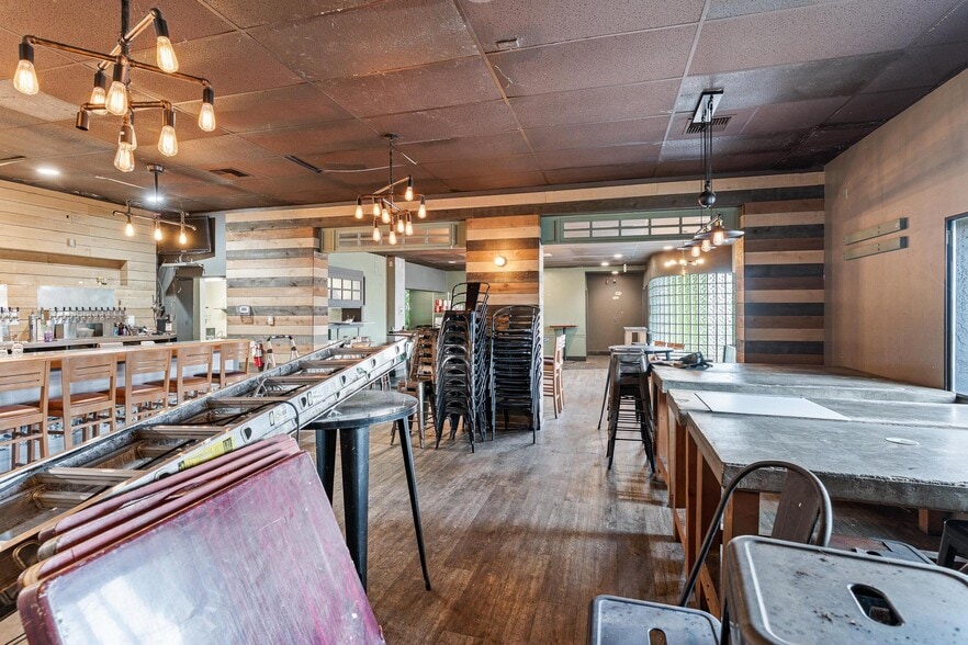 More Photos Of 351 Park Ave N, Renton Restaurant For Sale