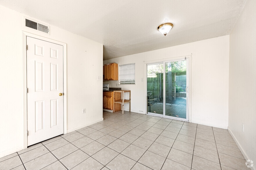 More Photos Of 1718 Boulevard De Province, Baton Rouge Apartments For Sale