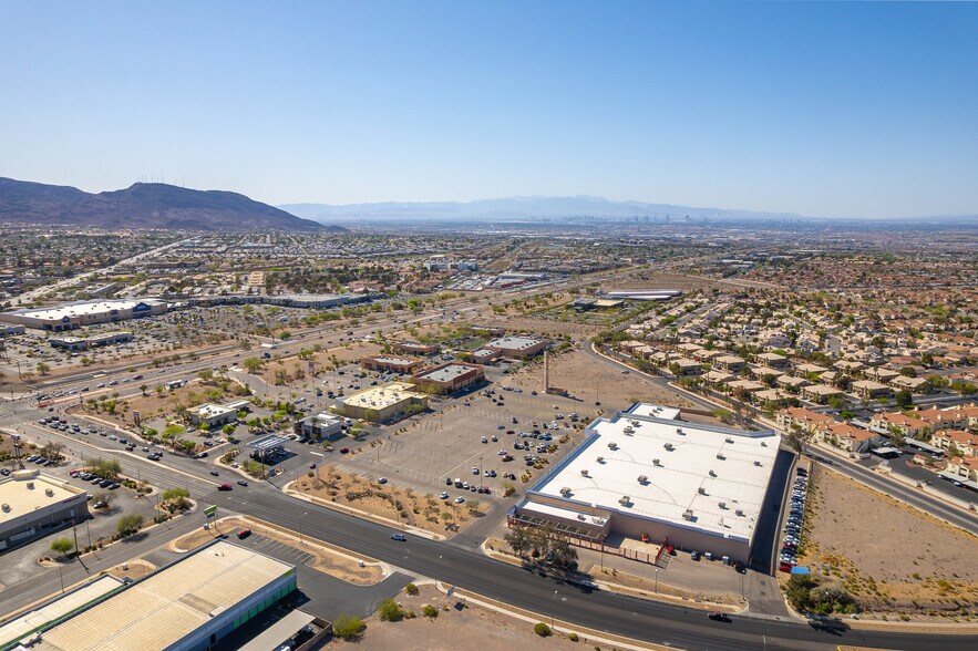 More Photos Of 732-748 S Racetrack Rd, Henderson Freestanding For Sale