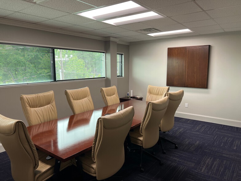 More Photos Of 4000 Park Rd, Charlotte Office For Sale
