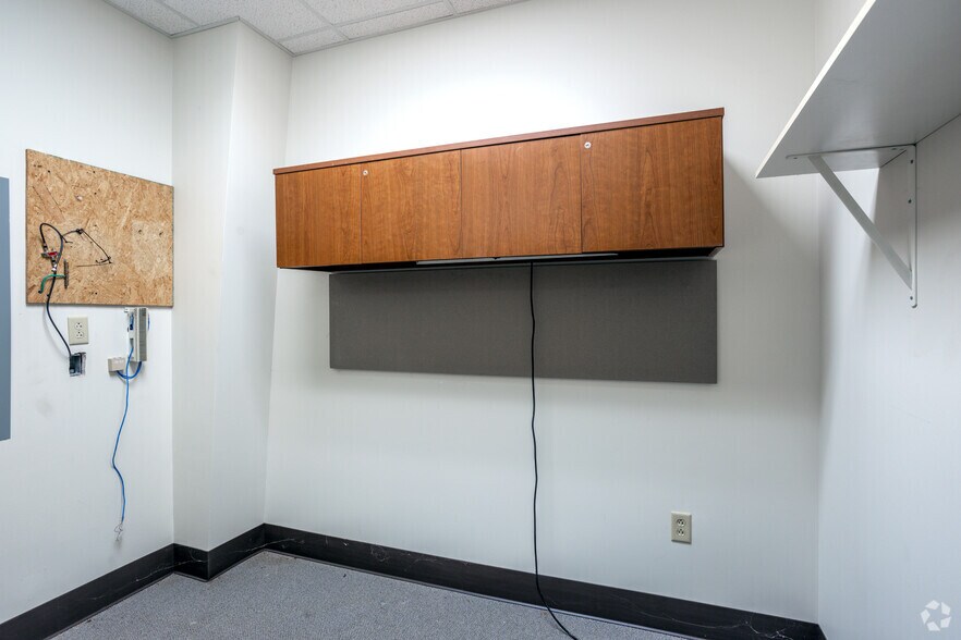 More Photos Of 2160 Commerce Dr, Monroe Storefront Retail Office For Lease