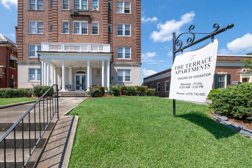 More Photos Of , Macon-Bibb Multifamily For Sale