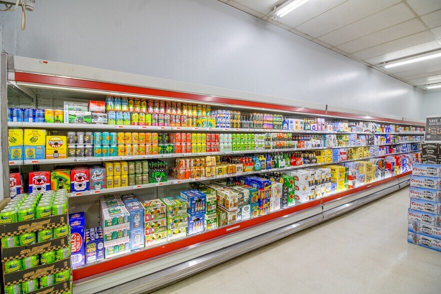 More Photos Of 381 E Colorado Dr, Bayfield Storefront For Sale