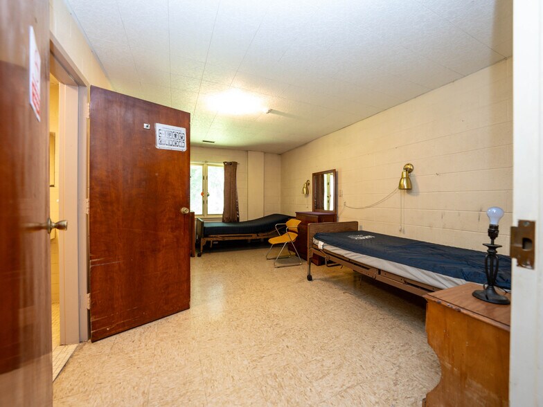 More Photos Of 84 Chestnut Park Dr, Waynesville Healthcare For Sale