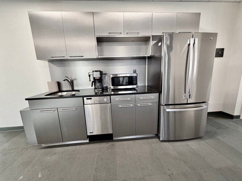 More Photos Of 239 Mill St, Greenwich Office For Lease