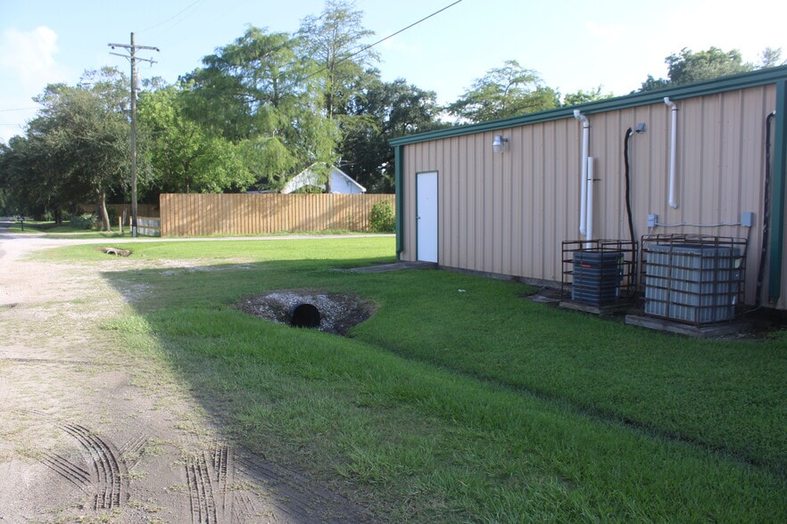 More Photos Of 344 Broadway, Winnie Religious Facility For Sale