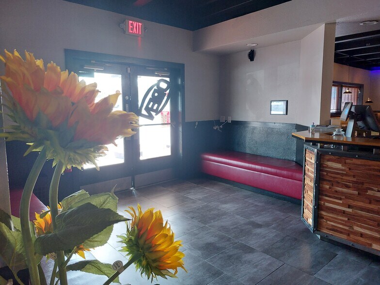 More Photos Of 5101 E Colonial Dr, Orlando Restaurant For Sale