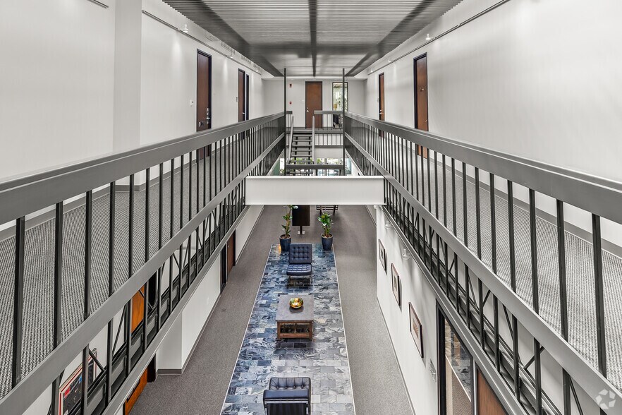 More Photos Of 4225 Wingren Dr, Irving Unknown For Lease