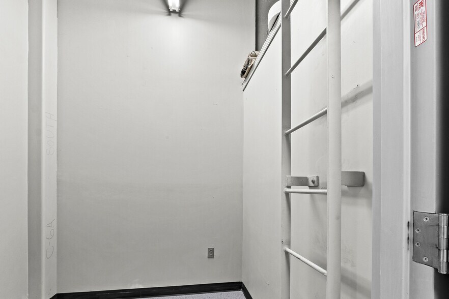 More Photos Of 7200 US-150, Greenville Office For Sale