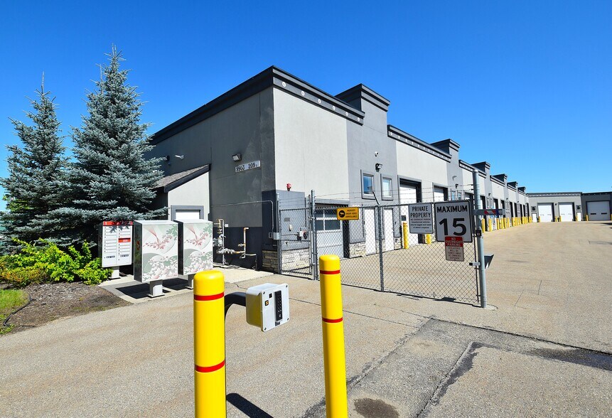 More Photos Of 9903 209 St NW, Edmonton Warehouse For Sale