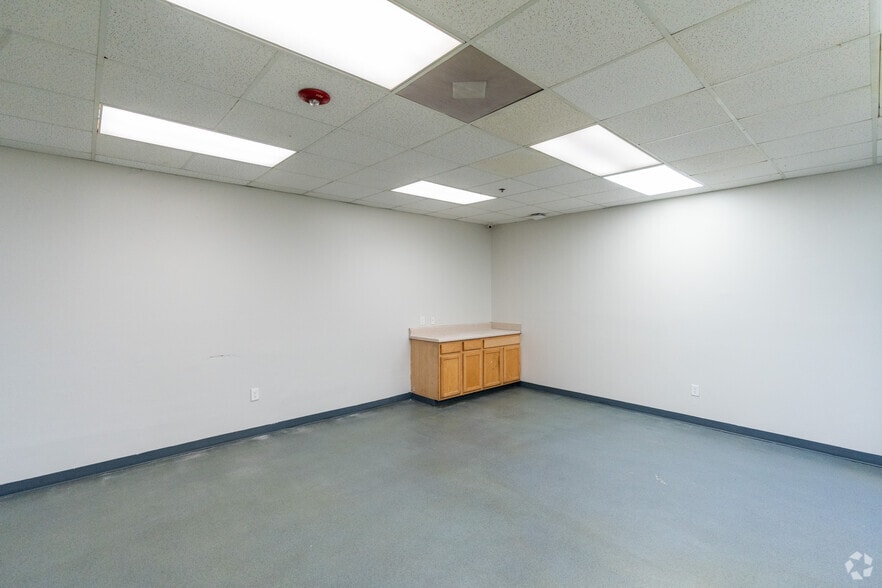 More Photos Of 3211 Bramer Dr, Raleigh Showroom For Sale