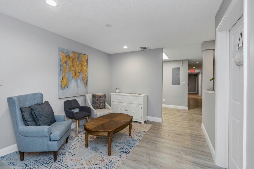 More Photos Of 1022 Main St, Dunedin Medical For Sale