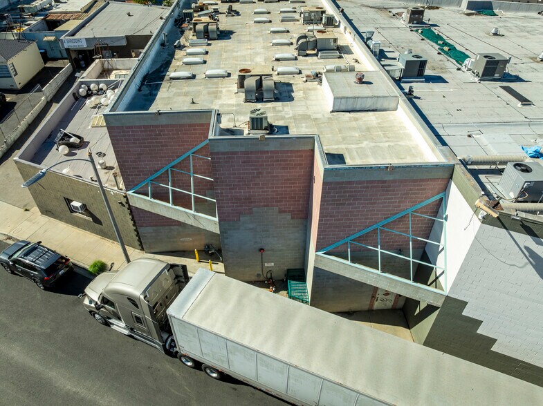More Photos Of 425 N Varney St, Burbank Manufacturing For Lease