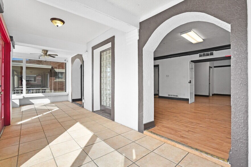 More Photos Of 2422 Montana Ave, El Paso Storefront Retail Office For Sale