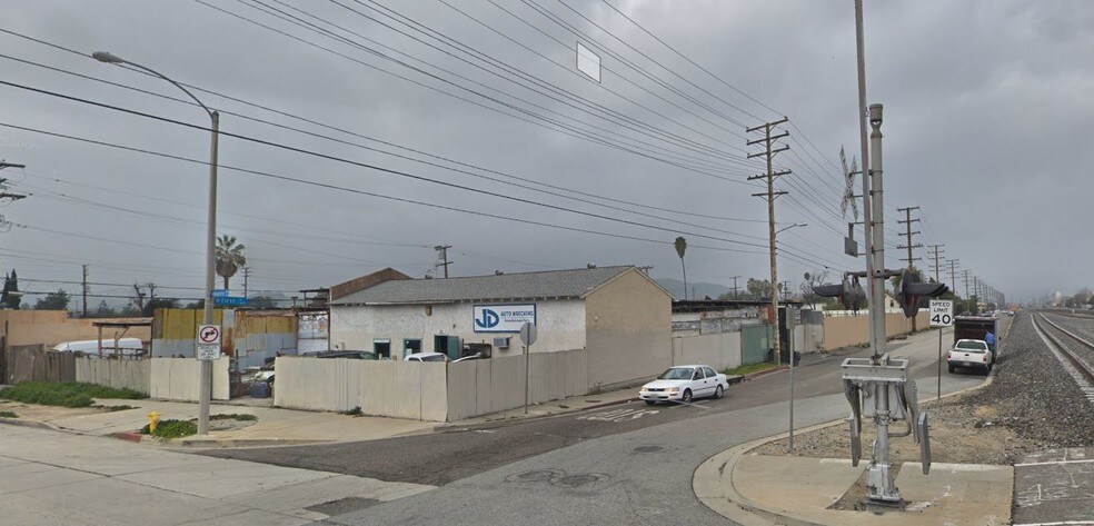 Primary Photo Of 1110 W 1st St, Pomona Auto Salvage Facility For Sale