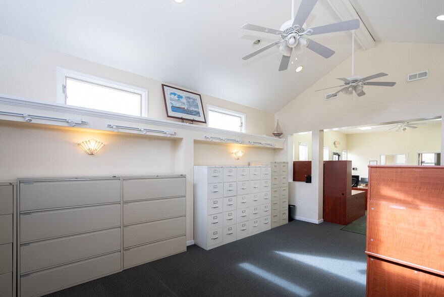 More Photos Of 519 Gratiot Blvd, Marysville Medical For Sale