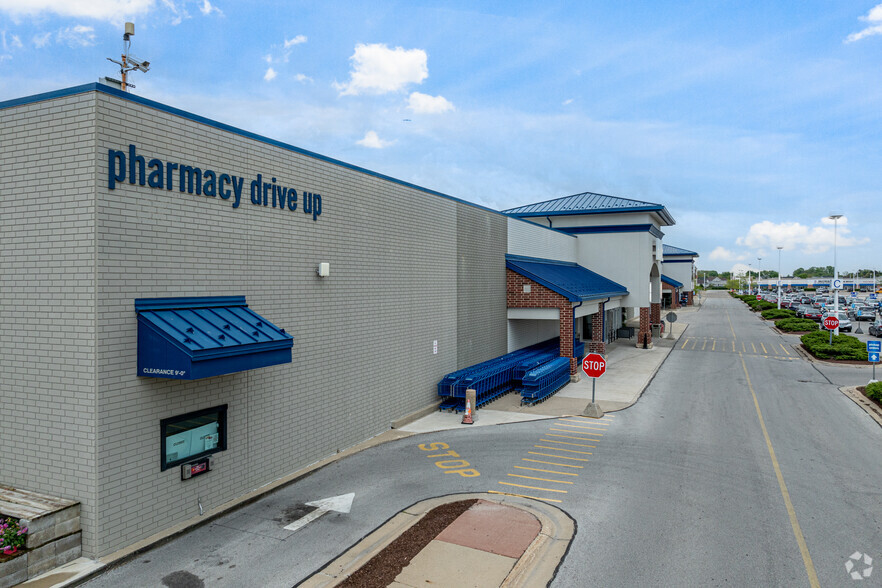 Primary Photo Of 2700 Us-34, Oswego Supermarket For Lease