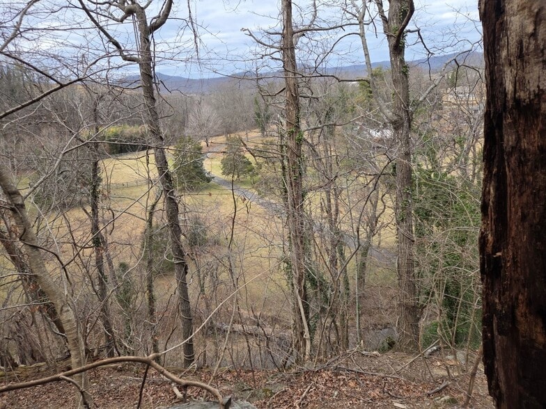 More Photos Of 934 Commander Dr, Roanoke Specialty For Sale