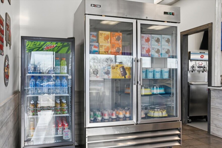 More Photos Of 309 US-6 Hwy, Oakland Fast Food For Sale