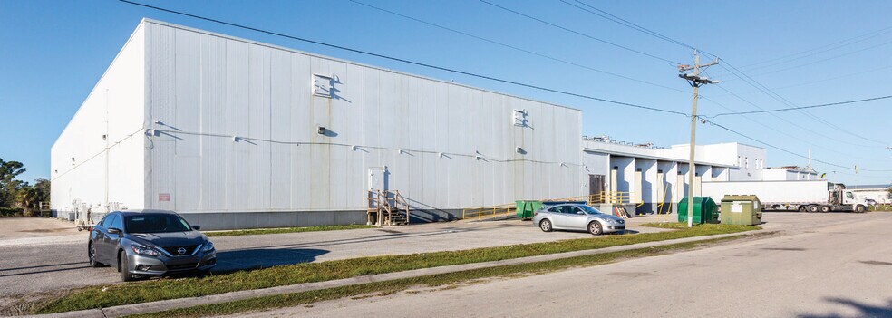More Photos Of 7952 Interstate Ct, North Fort Myers Refrigeration Cold Storage For Sale