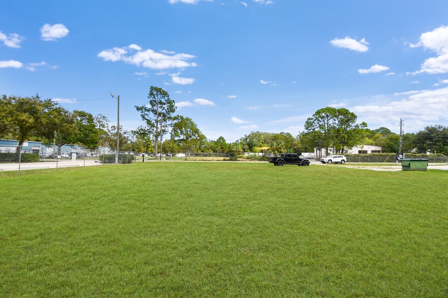 More Photos Of 2091 Dobbs Rd, Saint Augustine Flex For Lease