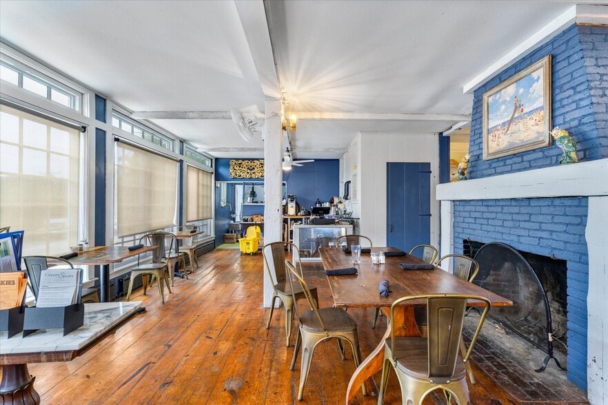 More Photos Of 70 Main St, Wellfleet Hotel For Sale