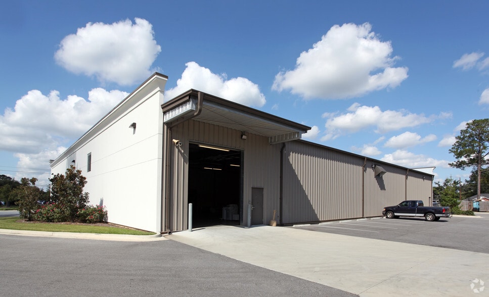 More Photos Of 1045 Downtowner Blvd, Mobile Warehouse For Sale