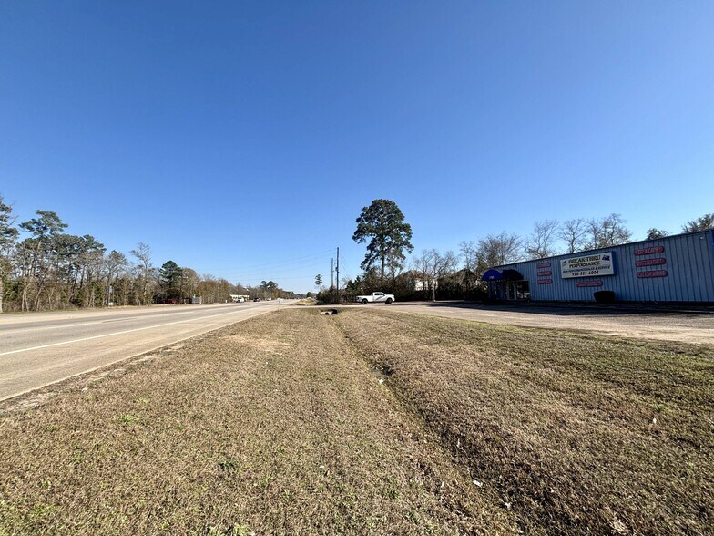 Primary Photo Of 1700 N Loop 336 E, Conroe Auto Repair For Lease