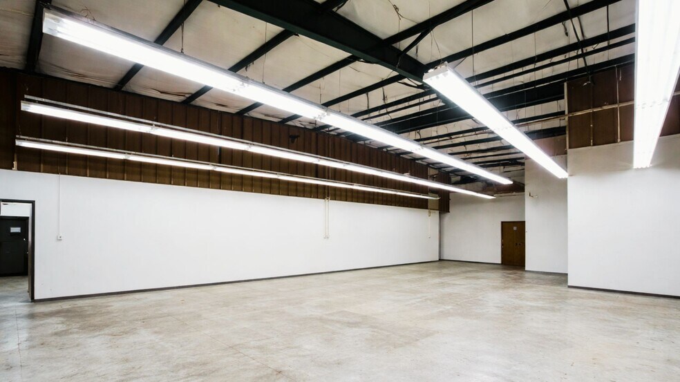 More Photos Of 3975 Moreland Ave, Conley Industrial For Lease