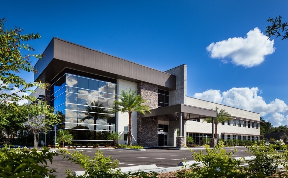 More Photos Of 403 S Kings Ave, Brandon Medical For Lease