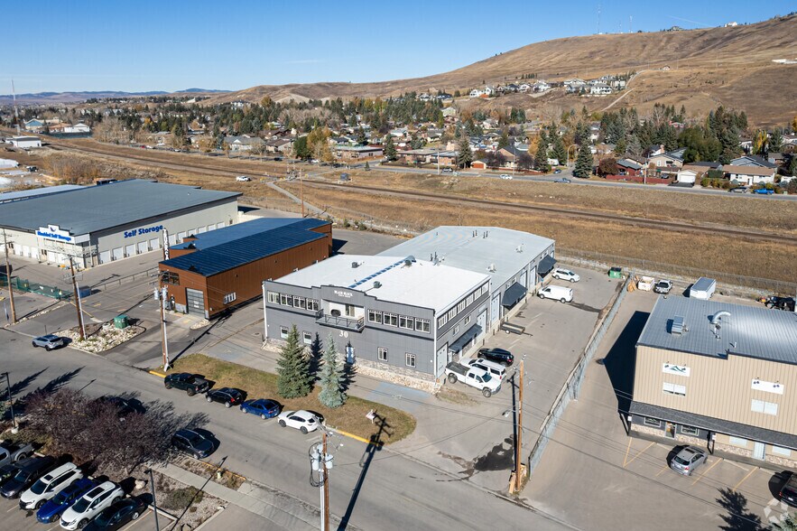 More Photos Of 30 Griffin Ind Pt, Cochrane Service For Sale