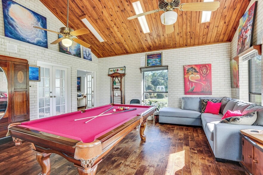 More Photos Of 601 N Shipp St, Madisonville Specialty For Sale