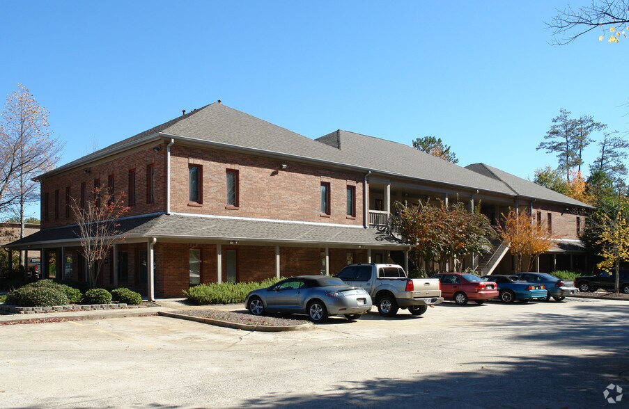 More Photos Of 200 Market Pl, Roswell Office Residential For Lease