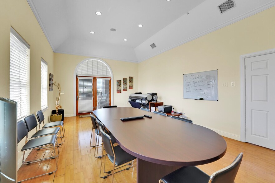 More Photos Of 3202 N Shiloh Rd, Garland Office For Sale