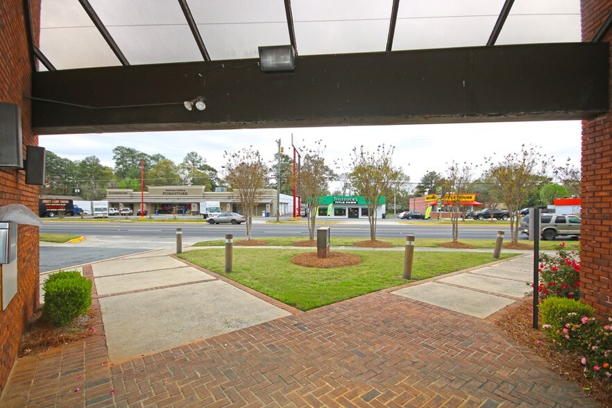 More Photos Of 1444 Watson Blvd, Warner Robins Office For Lease