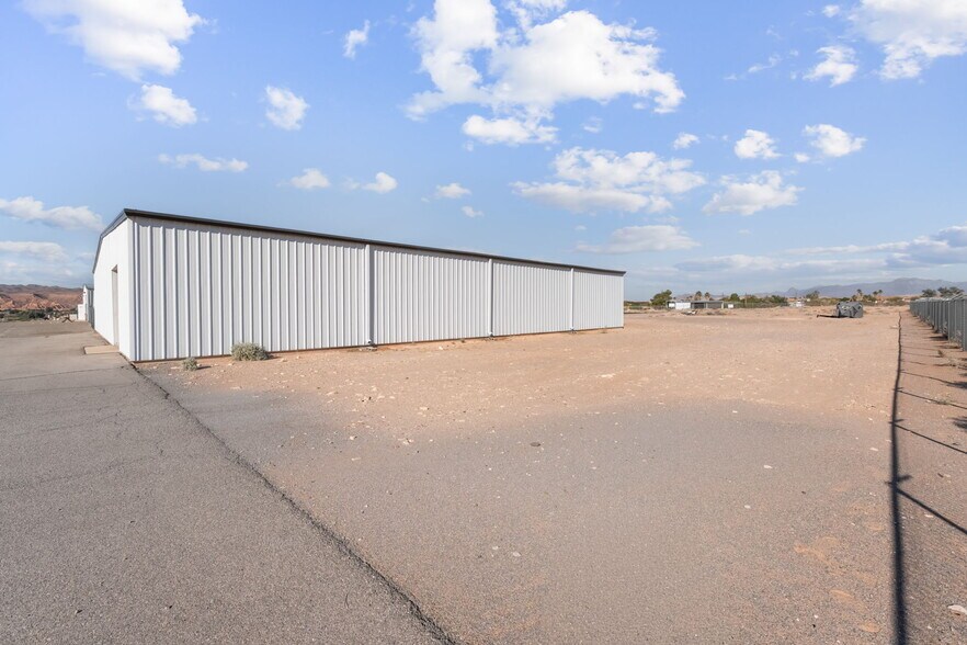 More Photos Of 480 Pat Ave, Overton Industrial For Sale