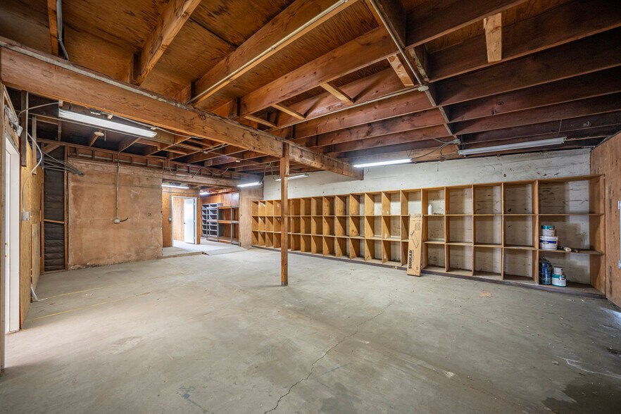 More Photos Of 5146 Maine Ave, Baldwin Park Flex For Lease
