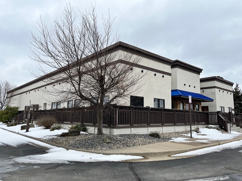 Primary Photo Of 3870 Bay Rd, Saginaw Restaurant For Sale