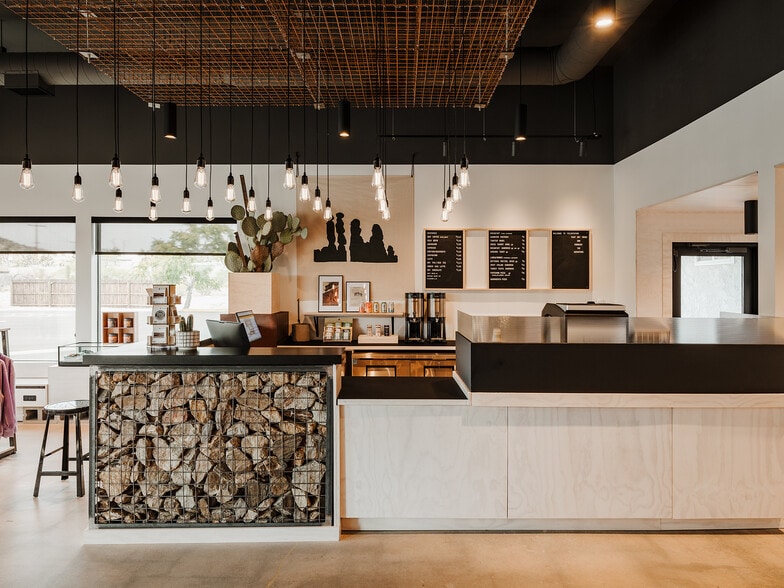 More Photos Of 54850 29 Palms Hwy, Yucca Valley Hotel For Sale