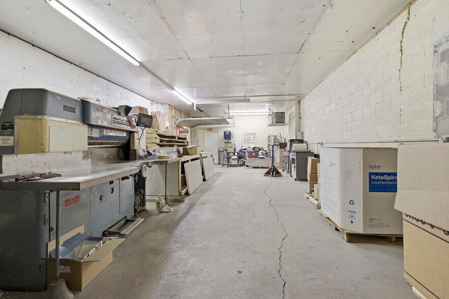More Photos Of 238 Clifton Ave, Collingdale Light Distribution For Sale