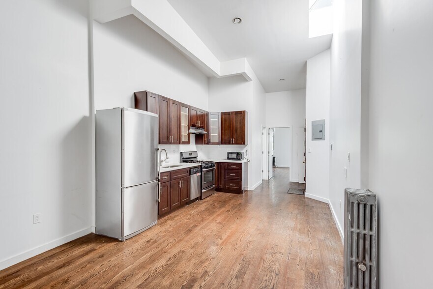 More Photos Of 886 Franklin Ave, Brooklyn Apartments For Sale