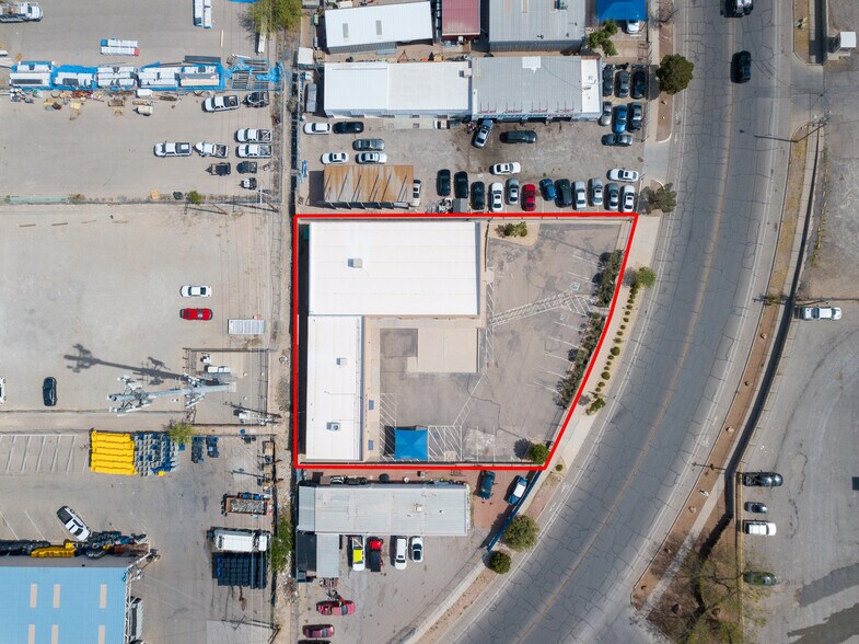 More Photos Of 801 Pendale Rd, El Paso Distribution For Sale