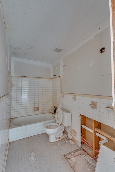 More Photos Of 2508 Highland Dr, Mobile Multifamily For Sale