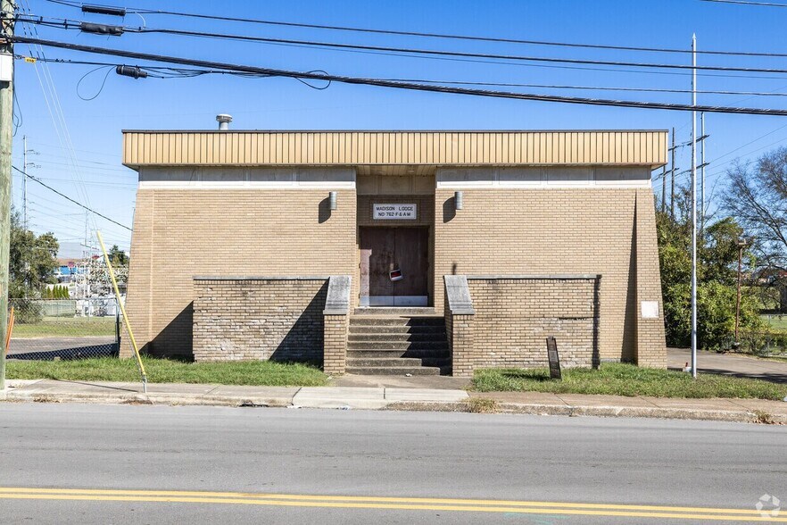 More Photos Of 210 Woodruff St, Madison Specialty For Sale