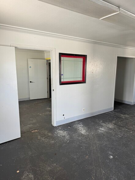 More Photos Of 418 Beauty Ln, Whitesboro Specialty For Lease