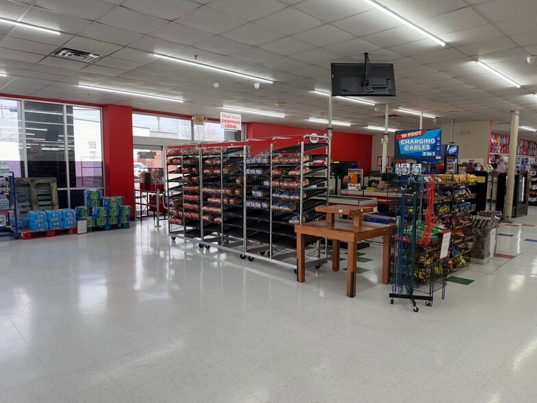 More Photos Of 3850 Holston Dr, Knoxville Supermarket For Lease