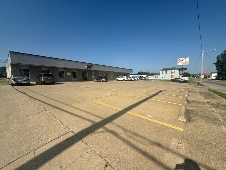 More Photos Of 1414 12th St, Portsmouth Freestanding For Lease