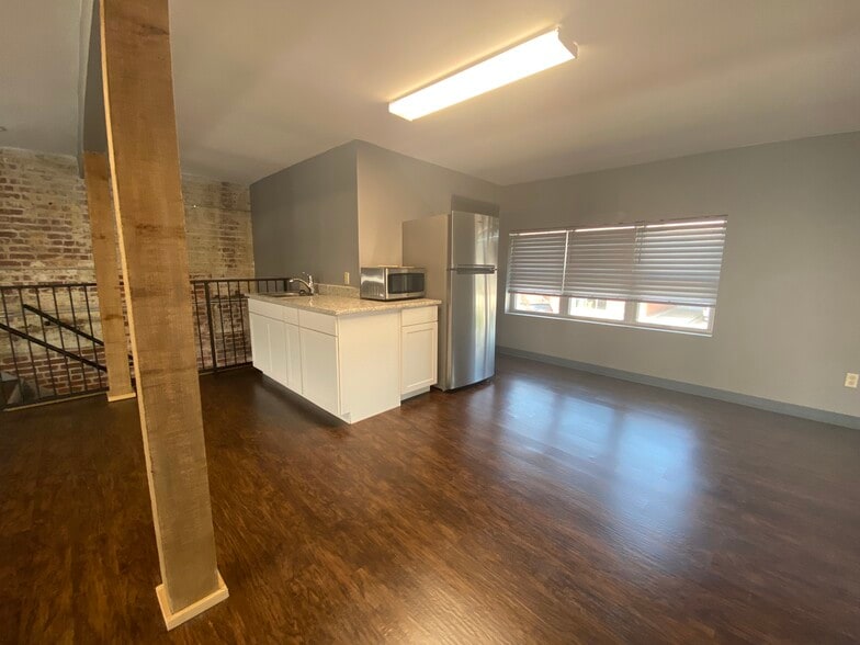 More Photos Of 111 E Commercial St, Broken Arrow Loft Creative Space For Lease